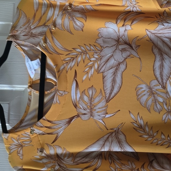 LIZ CLAIBORNE WOMEN'S PLUS SIZE GOLD TROPICAL SHORT SLEEVES SUMMER TOP SIZE 2X - Picture 3 of 16